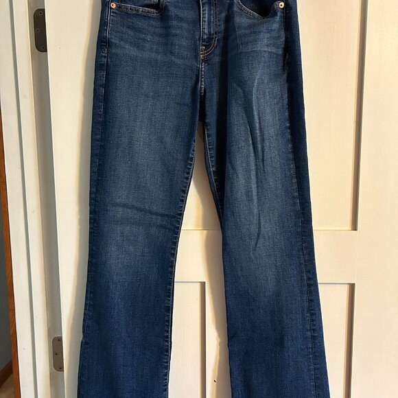 Gap Mid Rise Baby Boot Jeans Size 6R/28R Medium Wash - Picture 3 of 5